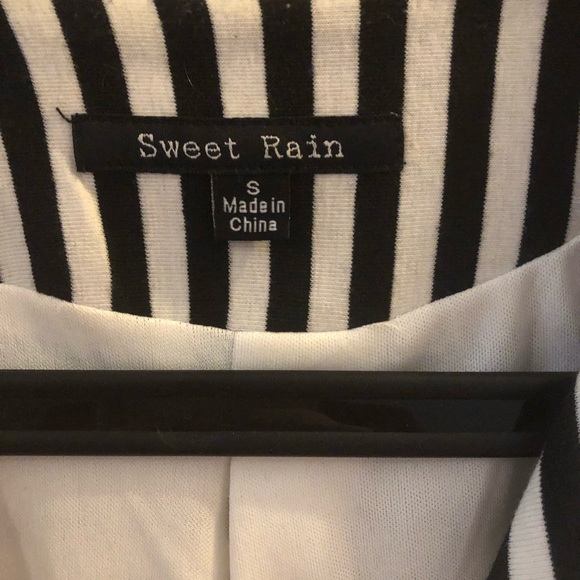 Sweet Rain Knit Striped Blazer with Shoulder Pads - Picture 2 of 4